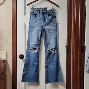 NWT AE Hi-Rise Flare Jeans - 2R